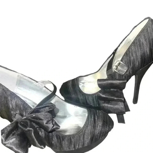 QUPID SATIN HEELS WITH BOWS - Picture 4 of 5